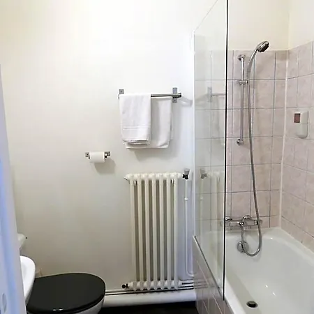 Le Gue De Genes Hotel 2*