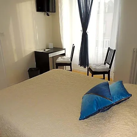 Le Gue De Genes Hotel Ambrieres Les Vallees