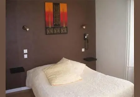 Le Gue De Genes Hotel Ambrieres Les Vallees