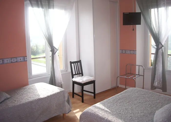 Le Gue De Genes Hotel Ambrieres Les Vallees