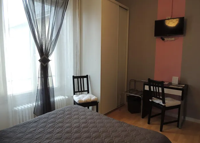 Le Gue De Genes Ambrieres Les Vallees