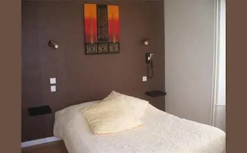 Le Gue De Genes Hotel Ambrieres Les Vallees